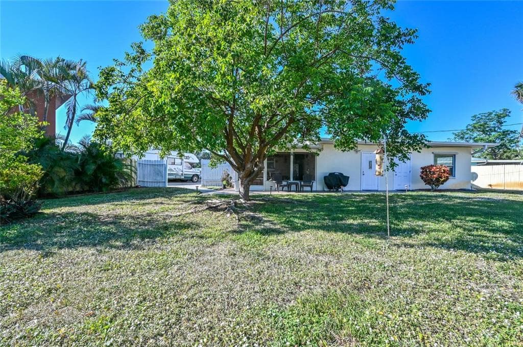 5186 Cortina CT NAPLES, FL 34103