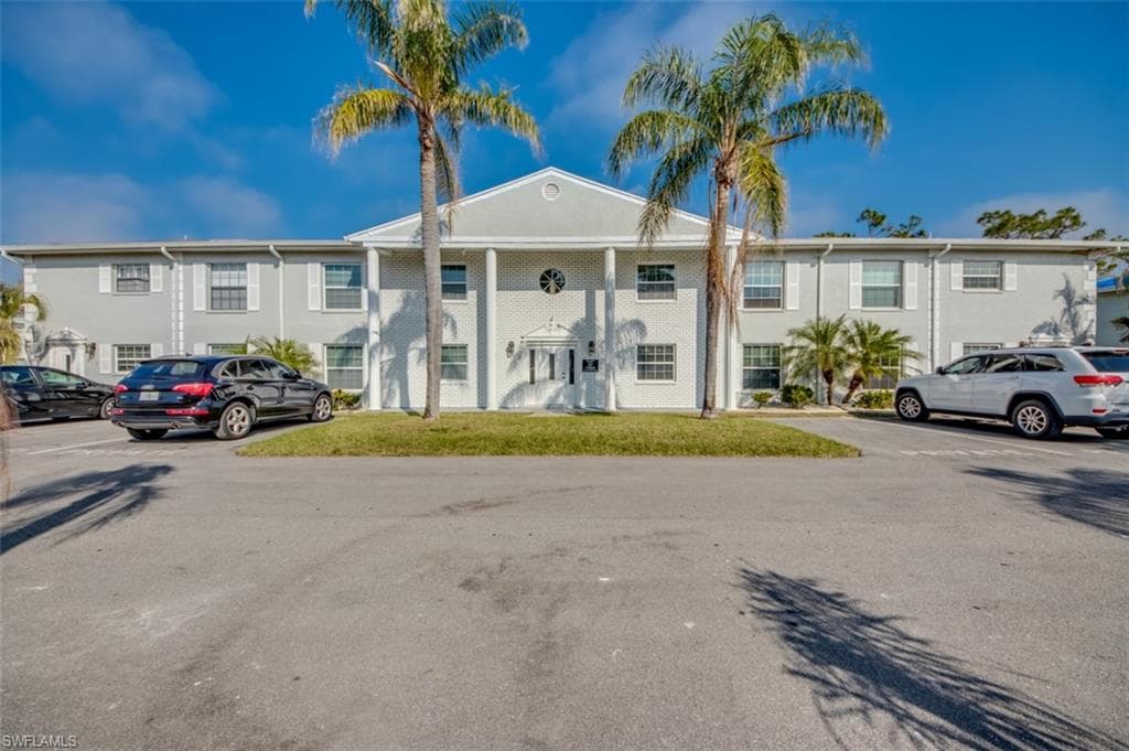 7068 Nantucket CIR 5 NORTH FORT MYERS, FL 33917
