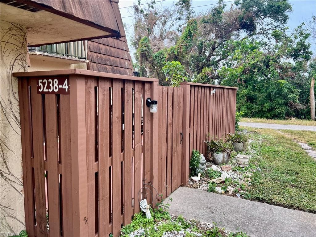 5238 Cedarbend DR 4 FORT MYERS, FL 33919