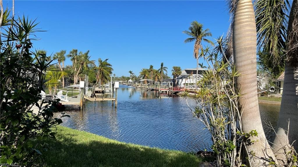 6044 Cocos DR FORT MYERS, FL 33908