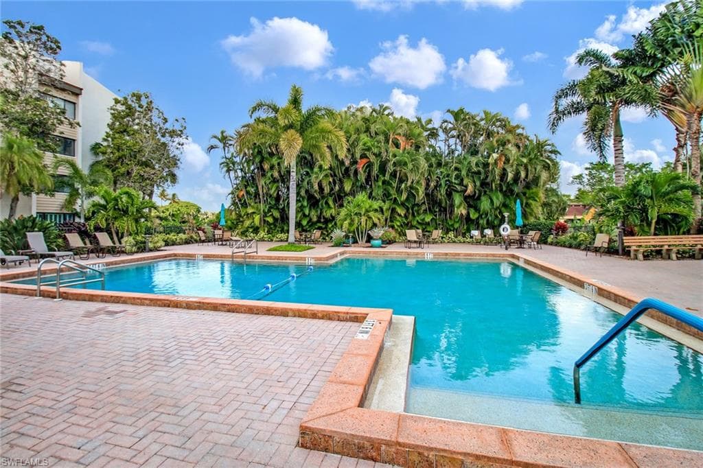 4585 Trawler CT 203 FORT MYERS, FL 33919