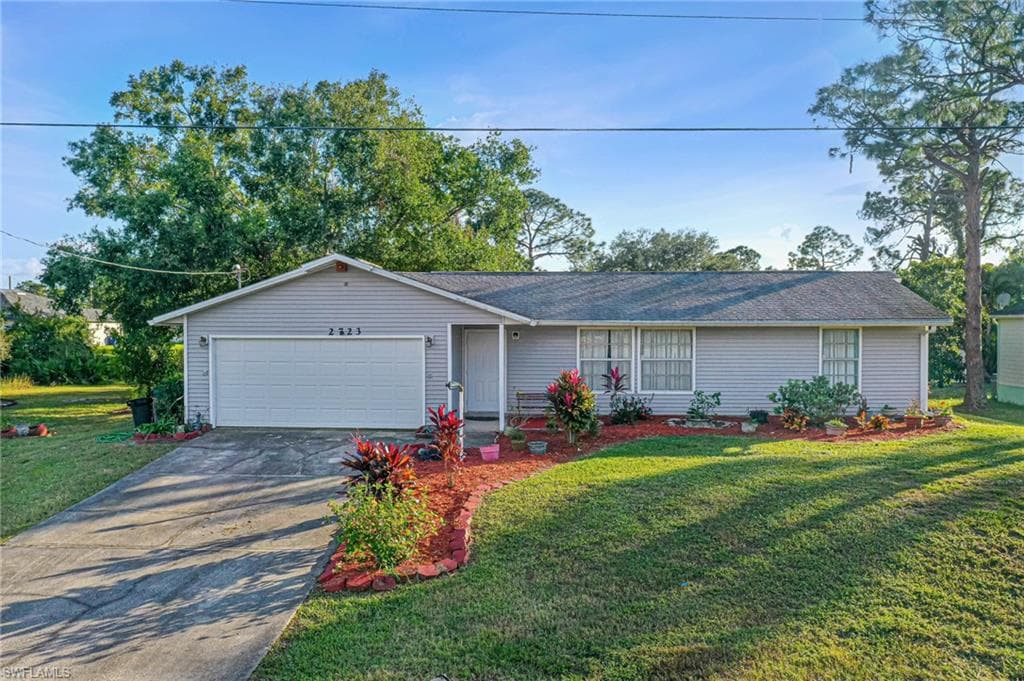 2723 4th ST SW LEHIGH ACRES, FL 33976