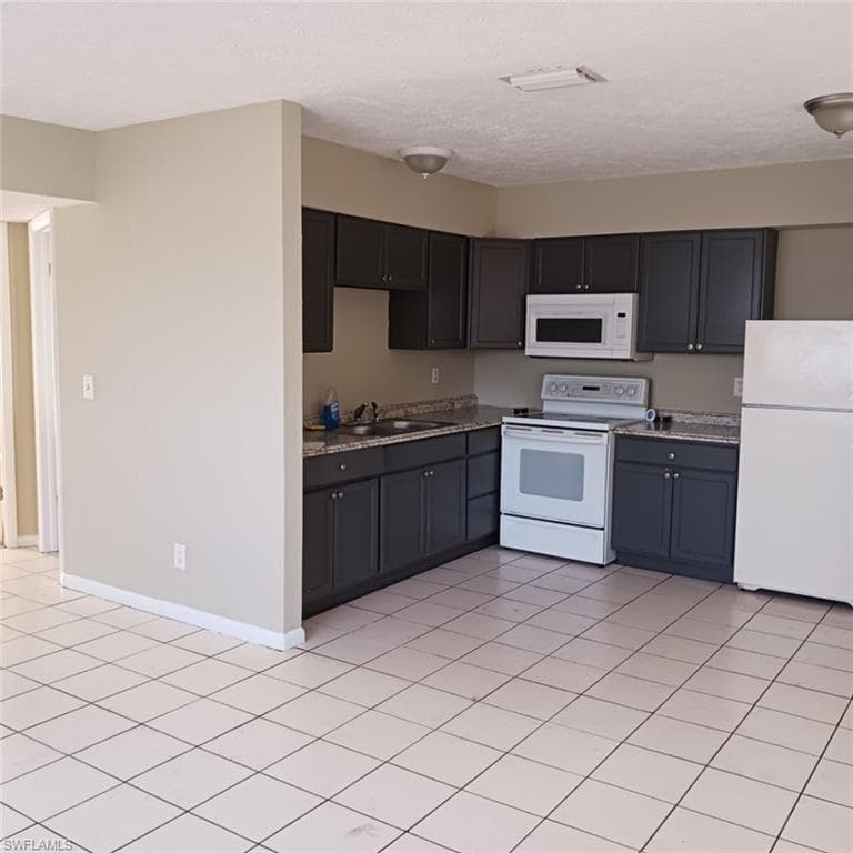 2450 Katherine ST FORT MYERS, FL 33901