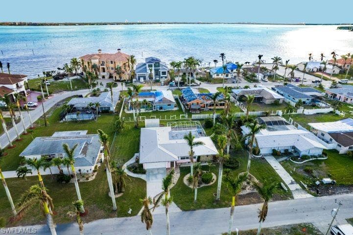 450 Bayshore DR CAPE CORAL, FL 33904