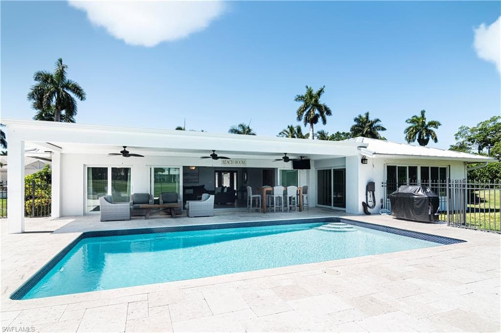 595 Wedge DR NAPLES, FL 34103