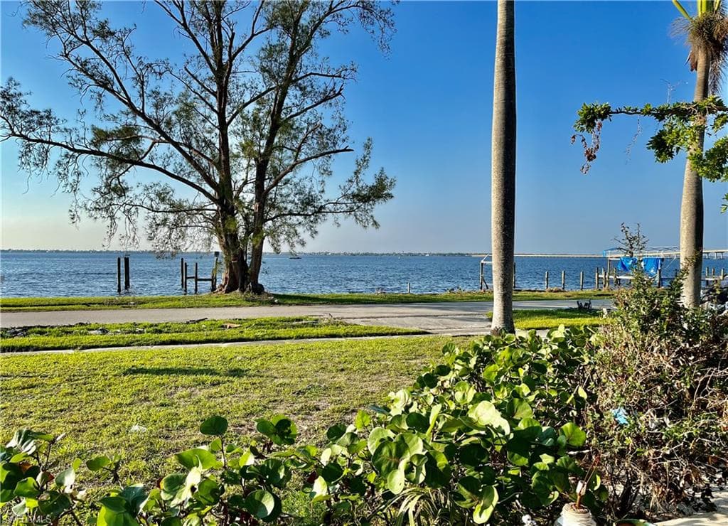 6015 W Riverside DR FORT MYERS, FL 33919