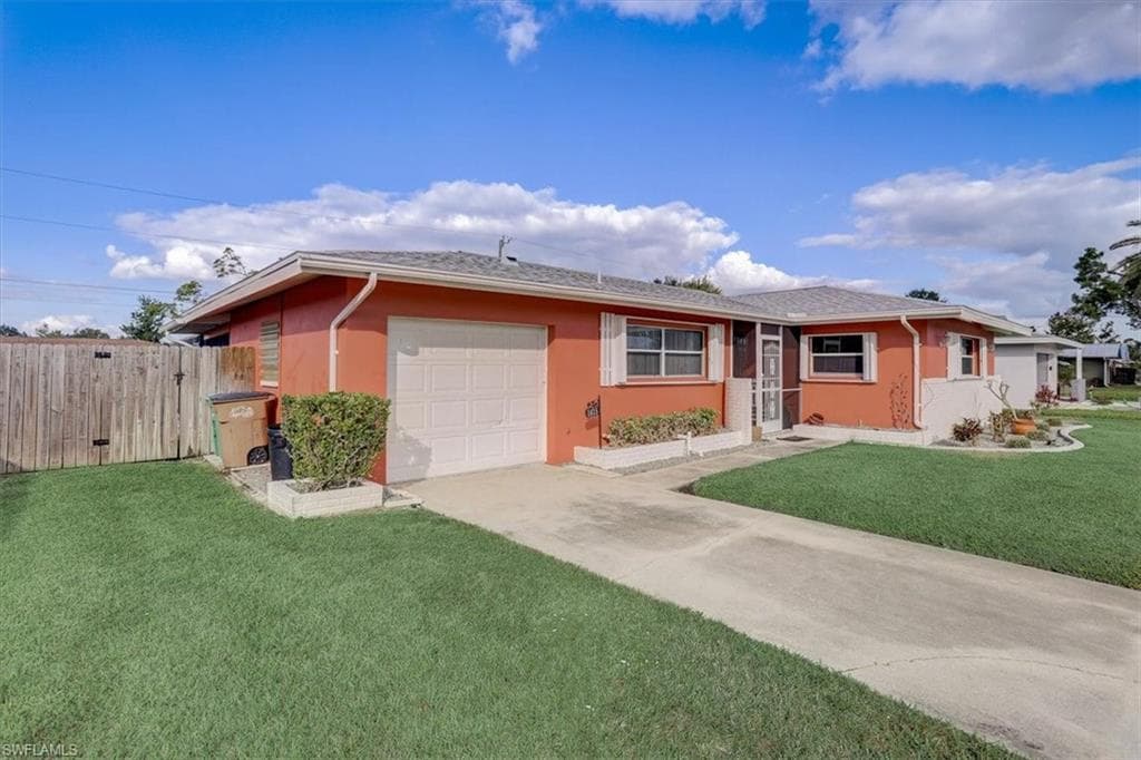 1415 SE 43rd TER CAPE CORAL, FL 33904