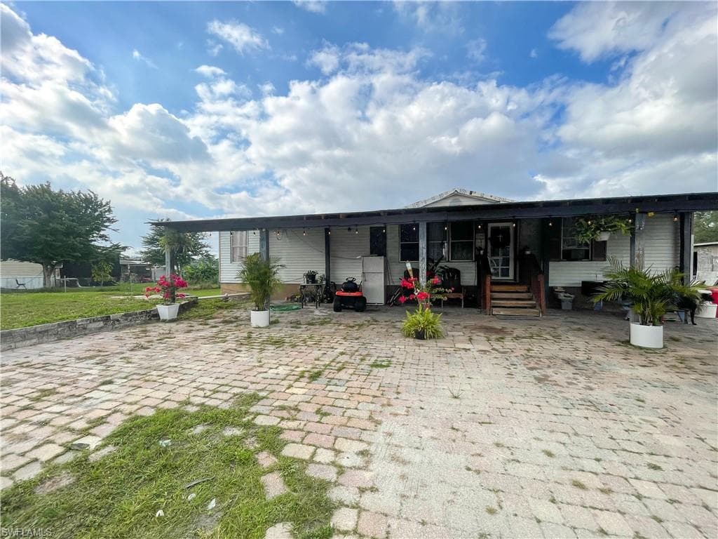 3572 Dustin DR LABELLE, FL 33935