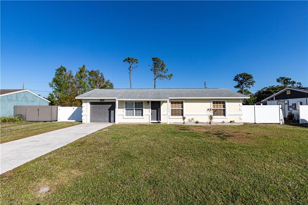 9209 King RD E FORT MYERS, FL 33967