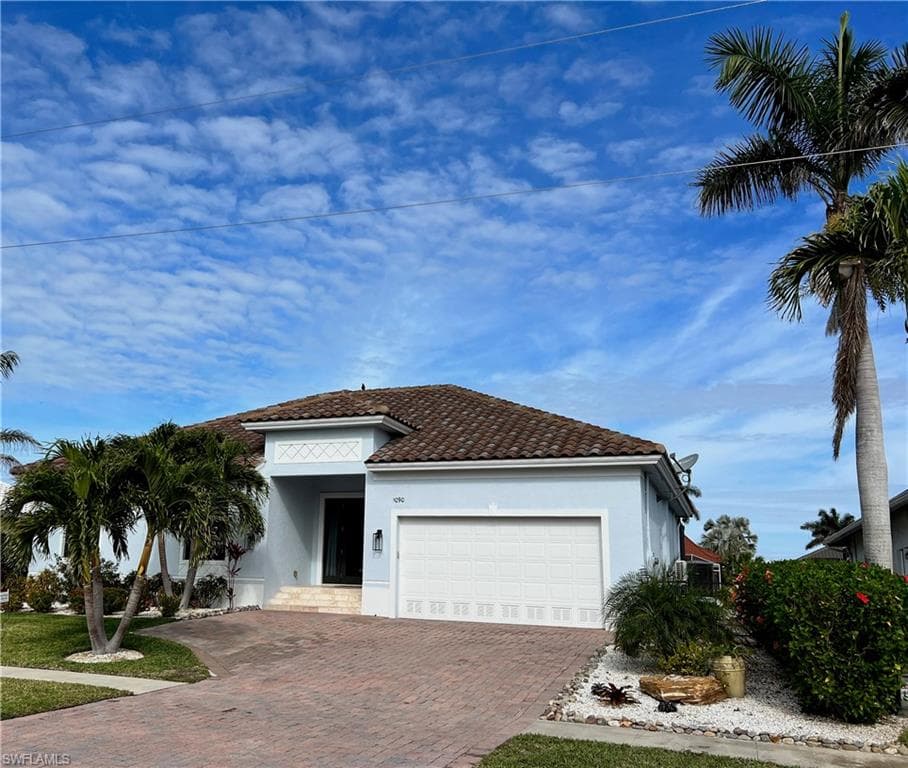 1090 Cara CT MARCO ISLAND, FL 34145