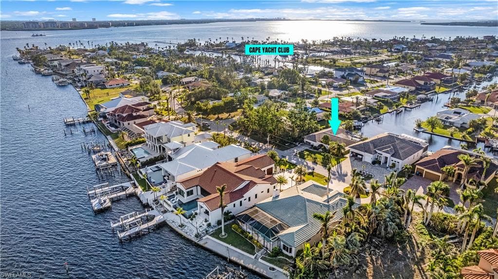5662 Riverside DR CAPE CORAL, FL 33904