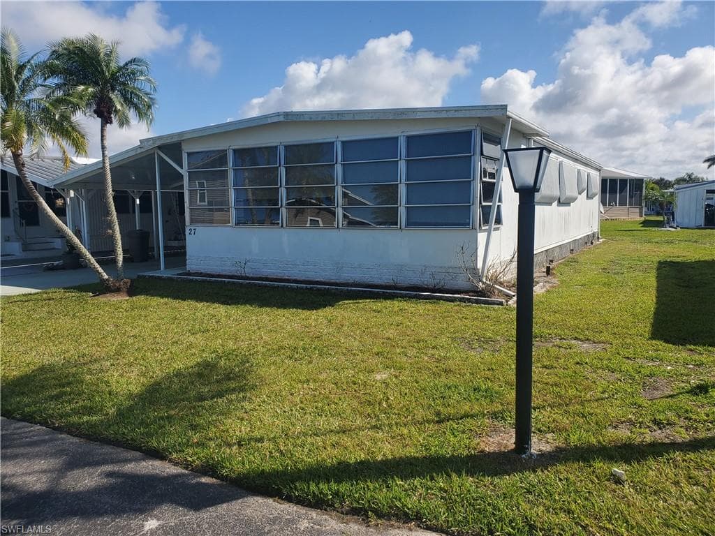 27 Topaz LN T-27 NAPLES, FL 34112