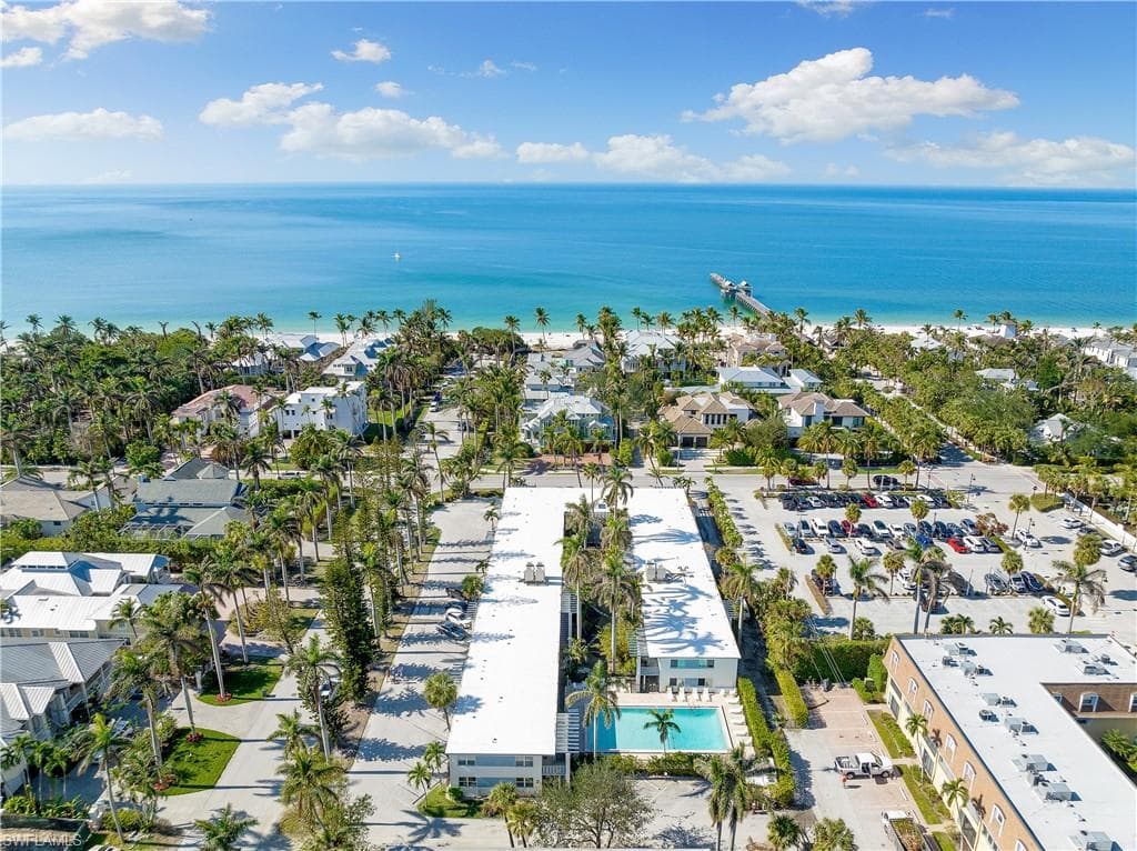 1295 Gulf Shore BLVD S 218 NAPLES, FL 34102