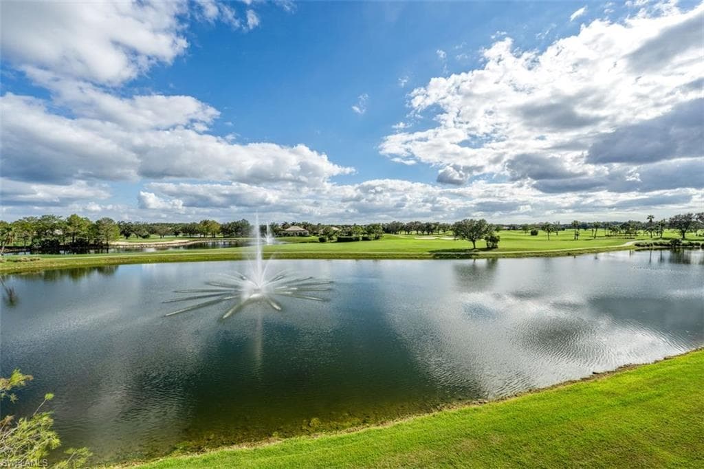 566 Avellino Isles CIR 16-301 NAPLES, FL 34119