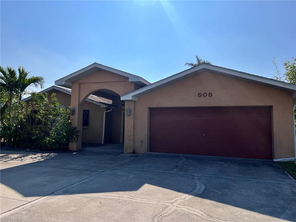 508 Cape Coral PKWY W CAPE CORAL, FL 33914
