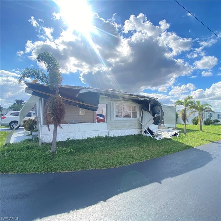 630 Vista DR NORTH FORT MYERS, FL 33917