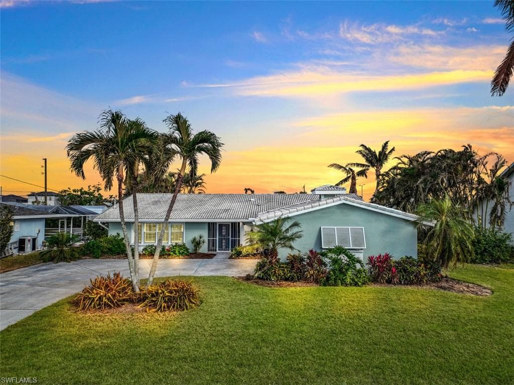 5305 Del Monte CT CAPE CORAL, FL 33904