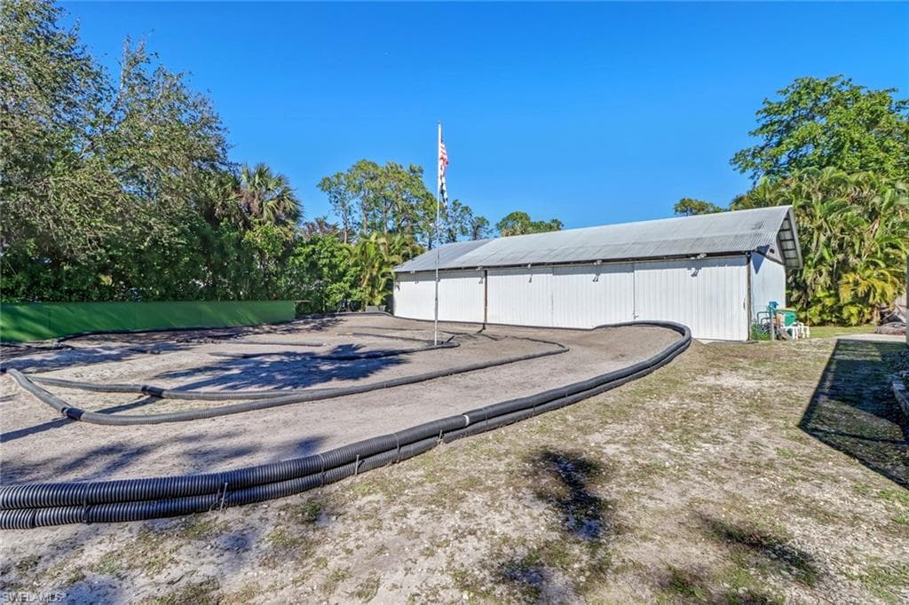 160 4th ST NAPLES, FL 34113