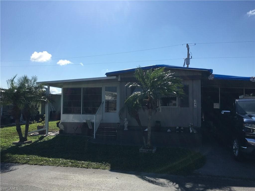 3046 Saturn CIR NORTH FORT MYERS, FL 33903