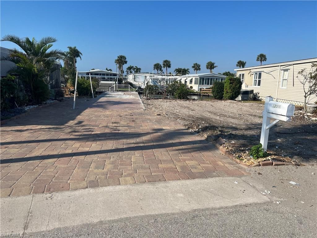 17680 Bryan CT FORT MYERS BEACH, FL 33931