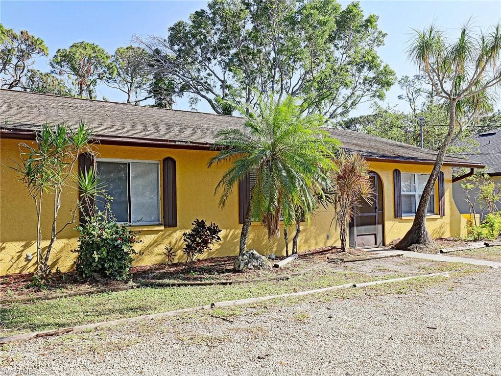 905 SE 24th AVE 905 CAPE CORAL, FL 33990