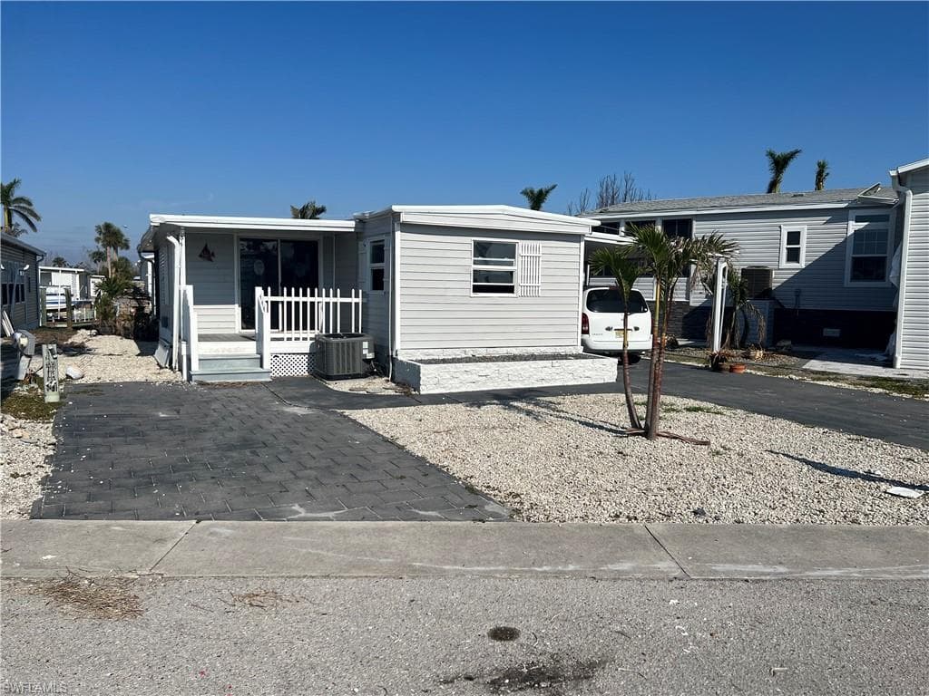 11280 Bougainvillea LN FORT MYERS BEACH, FL 33931