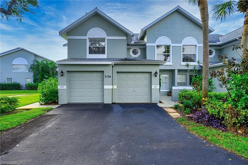 2126 Tama CIR 201 NAPLES, FL 34112