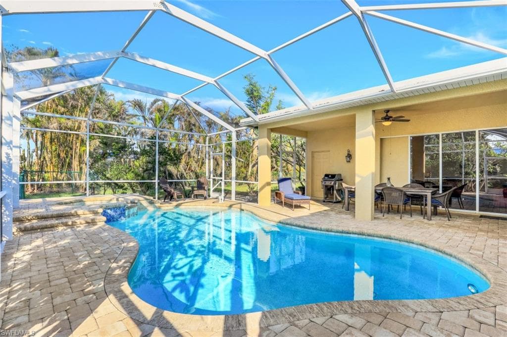 623 SE 21st LN CAPE CORAL, FL 33990