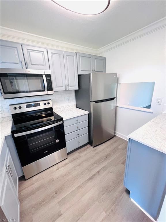 225 Turtle Lake CT 210 NAPLES, FL 34105