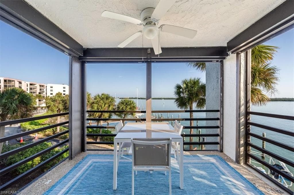 1085 Bald Eagle DR B301 MARCO ISLAND, FL 34145