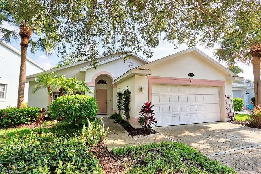 8454 Hollow Brook CIR NAPLES, FL 34119