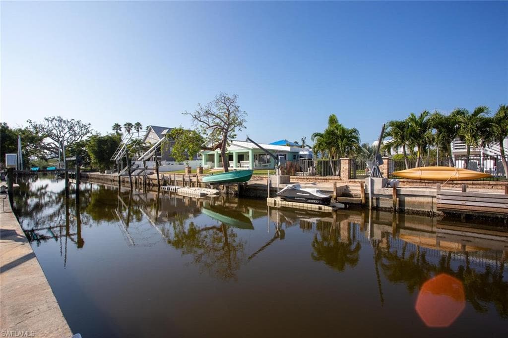 24553 Dolphin ST BONITA SPRINGS, FL 34134
