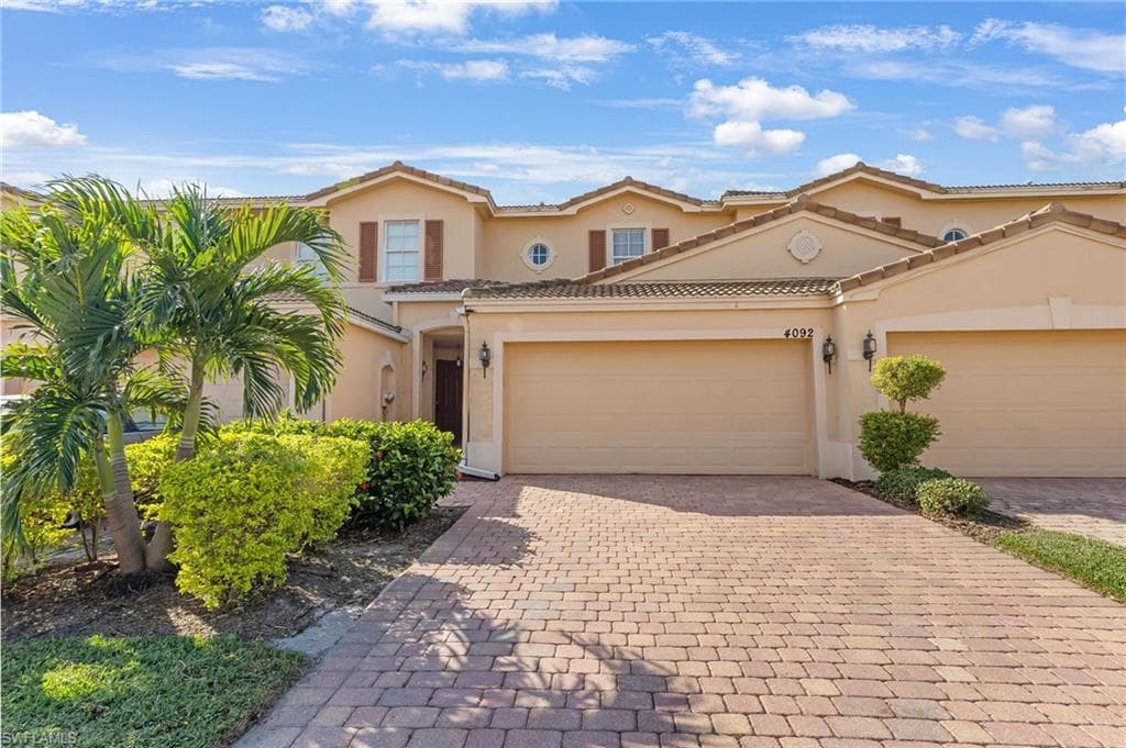 4092 Cherrybrook LOOP FORT MYERS, FL 33966