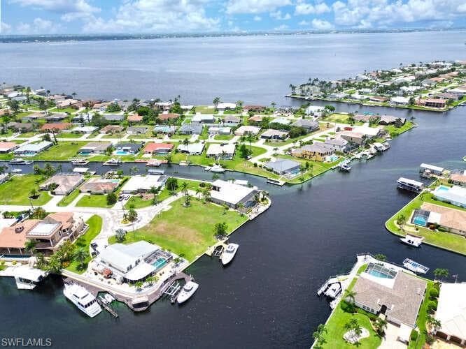 2208 SE 27th ST CAPE CORAL, FL 33904