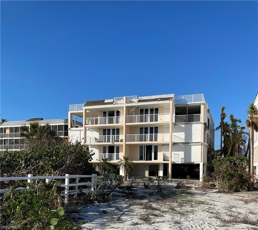 2959 W Gulf DR 303 SANIBEL, FL 33957
