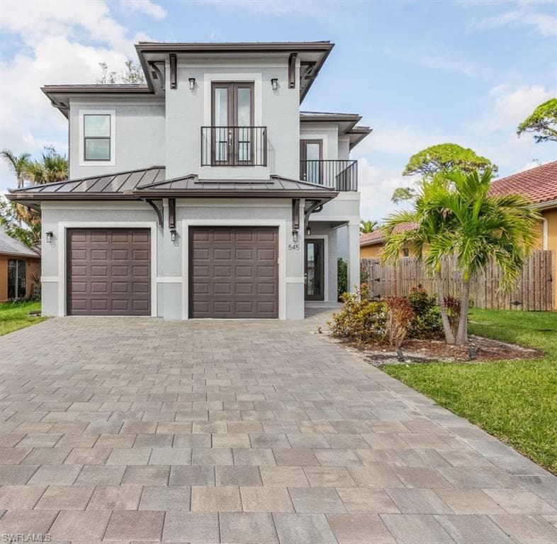 545 96th AVE N NAPLES, FL 34108