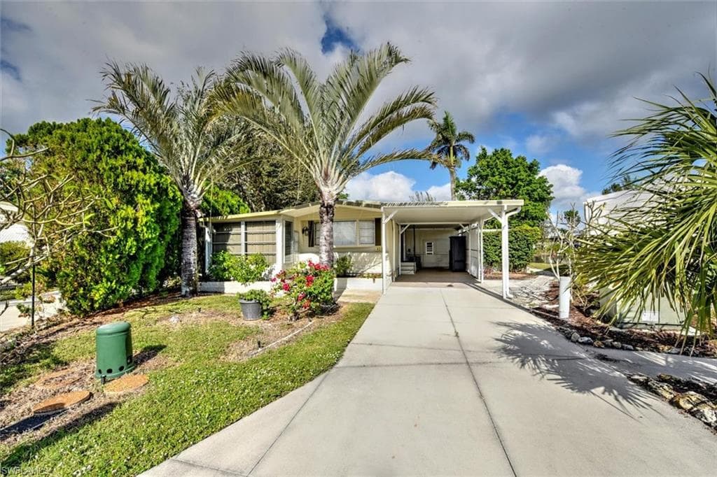 825 Cape Haze LN NAPLES, FL 34104