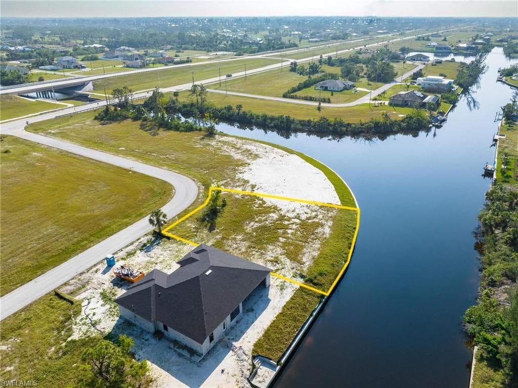 2002 NW 32nd PL CAPE CORAL, FL 33993