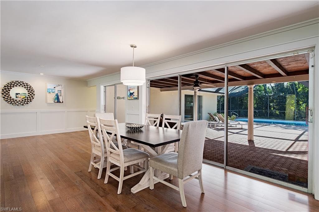 726 Riviera DR NAPLES, FL 34103