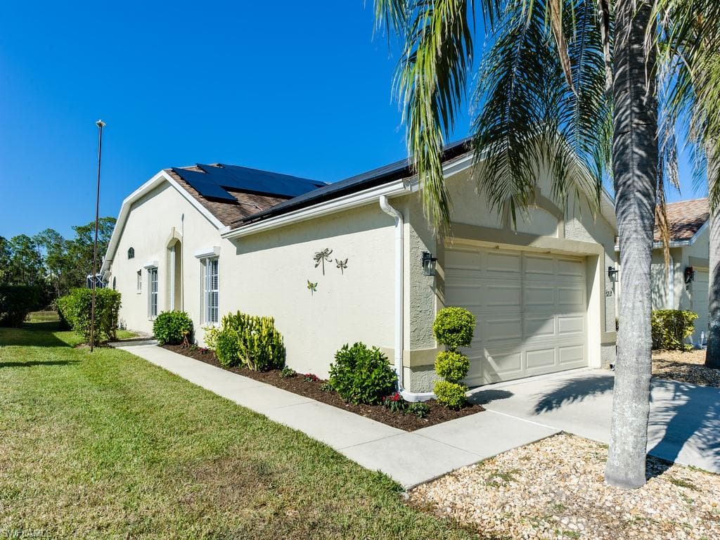 5213 Whitten DR 59 NAPLES, FL 34104