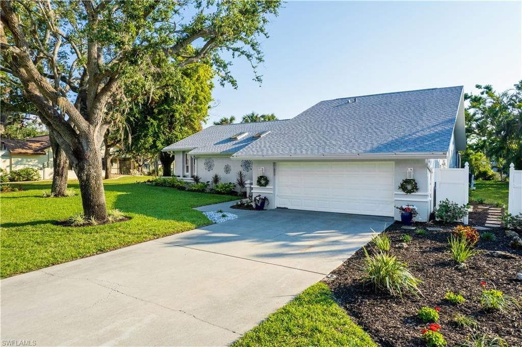 12438 McGregor Woods CIR FORT MYERS, FL 33908