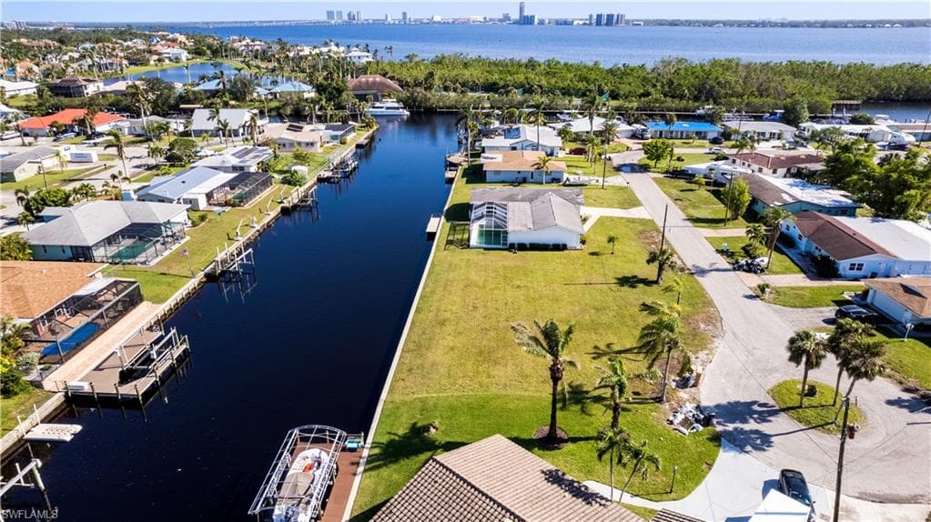 4384 Harbour TER NORTH FORT MYERS, FL 33903
