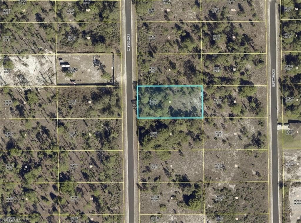 1118 Wells AVE LEHIGH ACRES, FL 33972