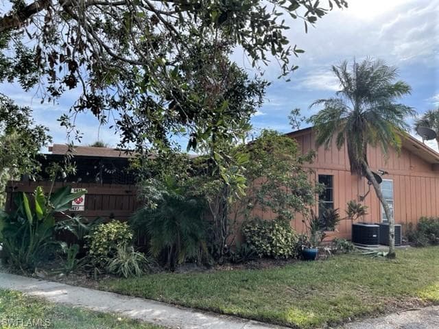 5625 Foxlake DR NORTH FORT MYERS, FL 33917