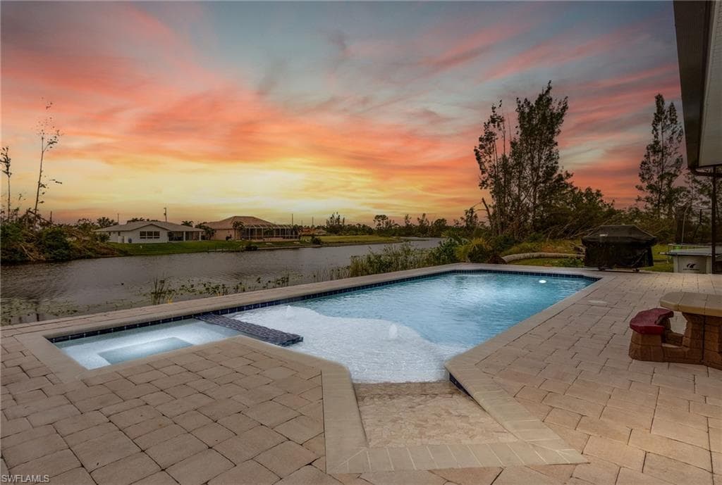 2528 NW 25th TER CAPE CORAL, FL 33993