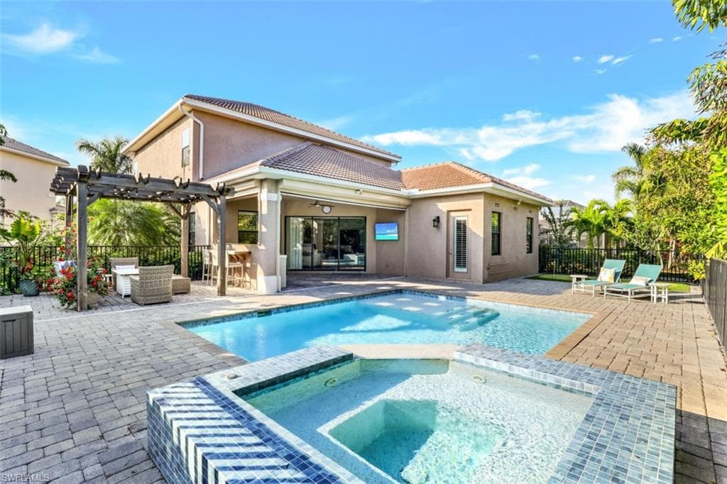 1626 Serrano CIR NAPLES, FL 34105