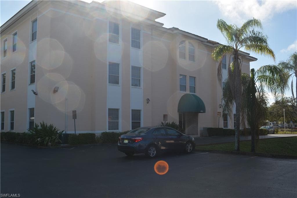 2671 Airport RD S 305 NAPLES, FL 34112