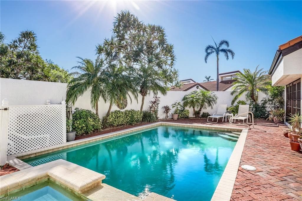 543 Bay Villas LN NAPLES, FL 34108