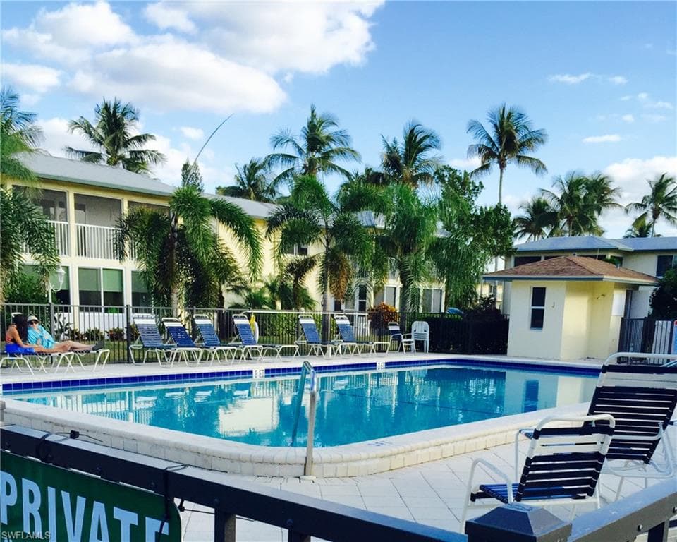 146 Lollypop LN 851 NAPLES, FL 34112