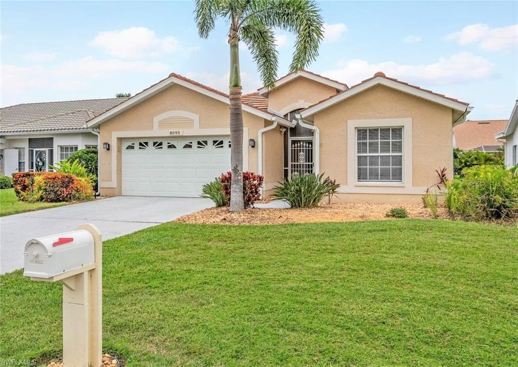 8095 Breton CIR FORT MYERS, FL 33912